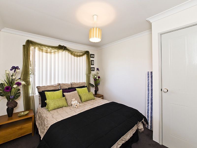 2 Limonite Court, Forrestfield WA 6058