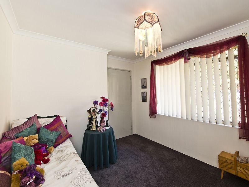 2 Limonite Court, Forrestfield WA 6058
