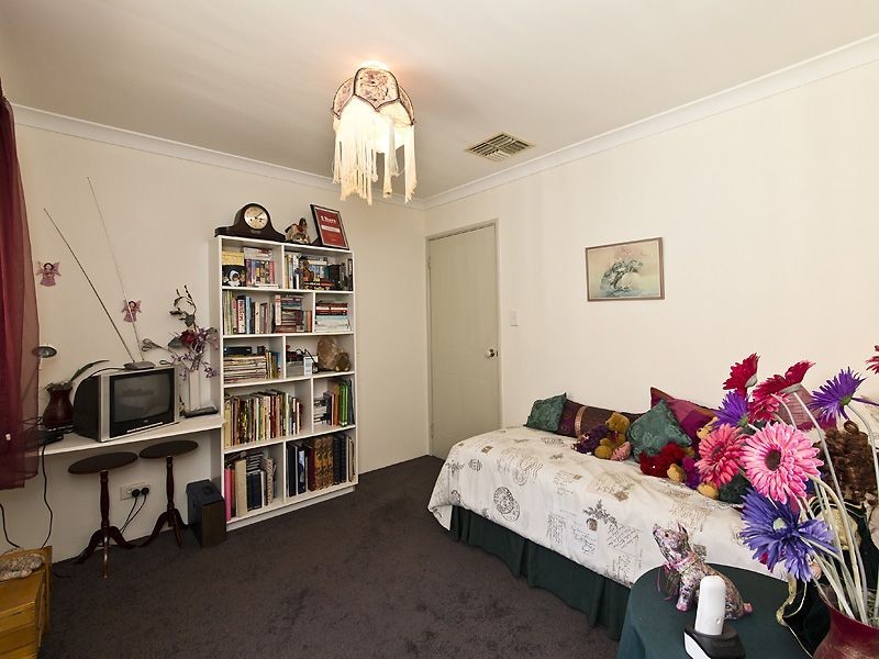 2 Limonite Court, Forrestfield WA 6058