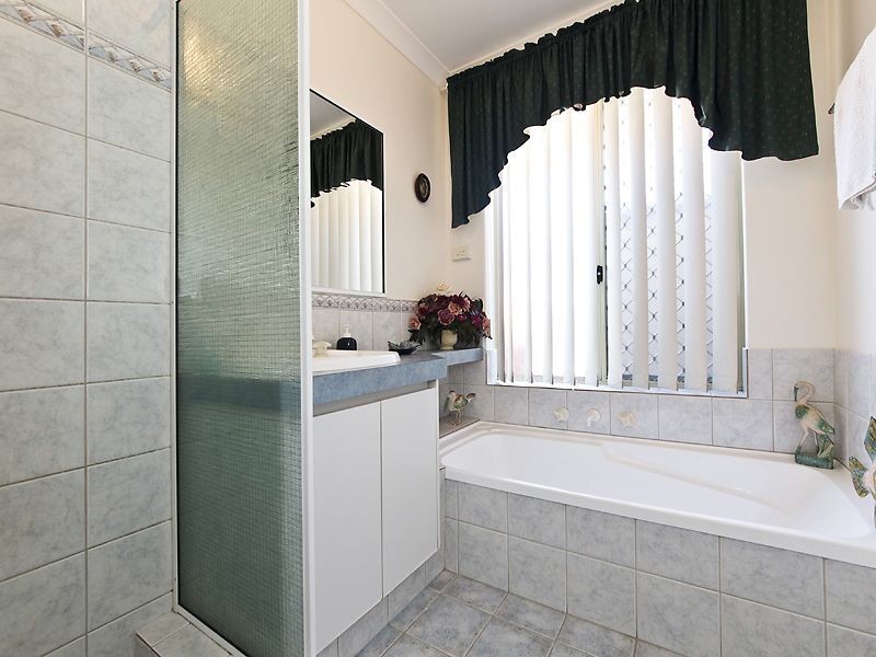 2 Limonite Court, Forrestfield WA 6058