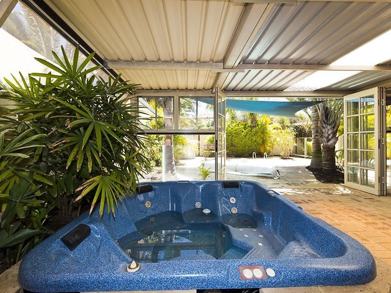 2 Limonite Court, Forrestfield WA 6058