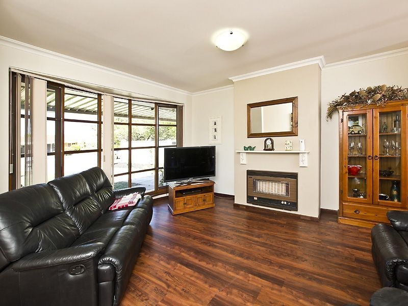 25 Waverley Way, Parkwood WA 6147