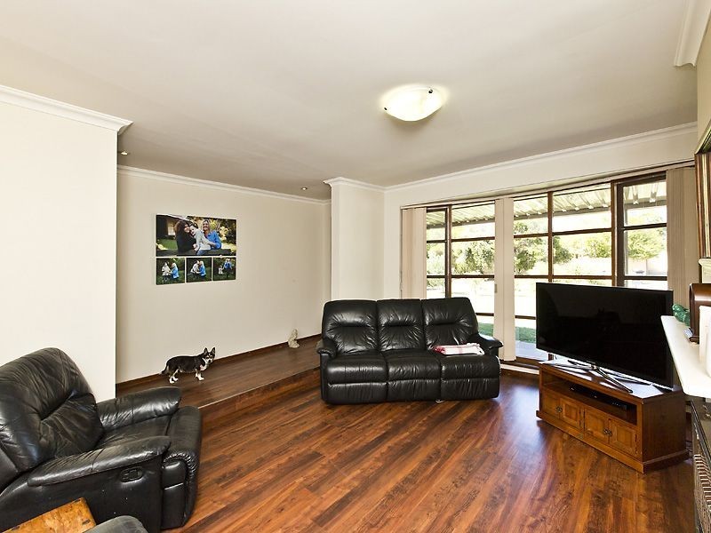 25 Waverley Way, Parkwood WA 6147