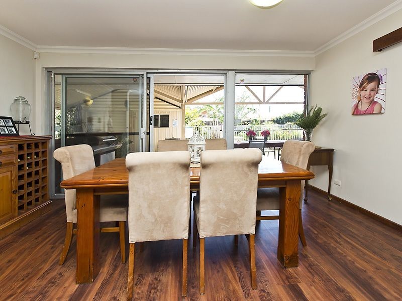 25 Waverley Way, Parkwood WA 6147