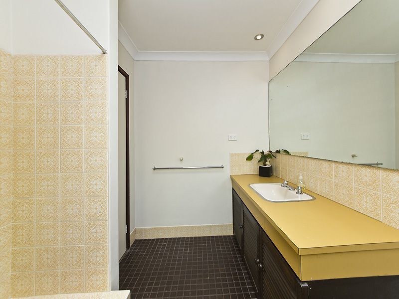 25 Waverley Way, Parkwood WA 6147