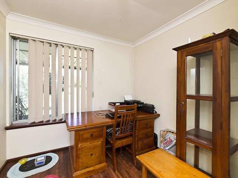 25 Waverley Way, Parkwood WA 6147