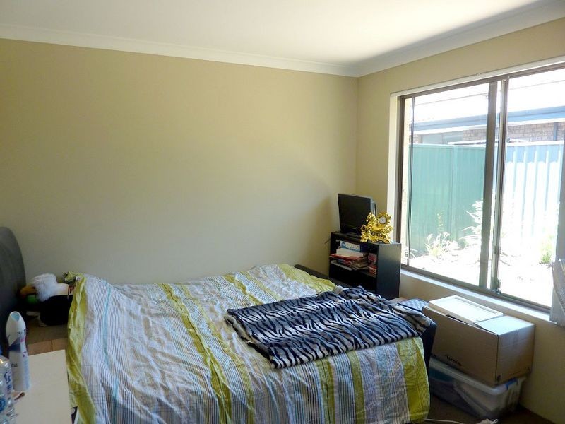 2A Fennell Crescent, Wattle Grove WA 6107