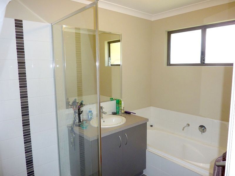 2A Fennell Crescent, Wattle Grove WA 6107