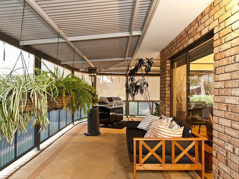 2 Booral Street, Lesmurdie WA 6076