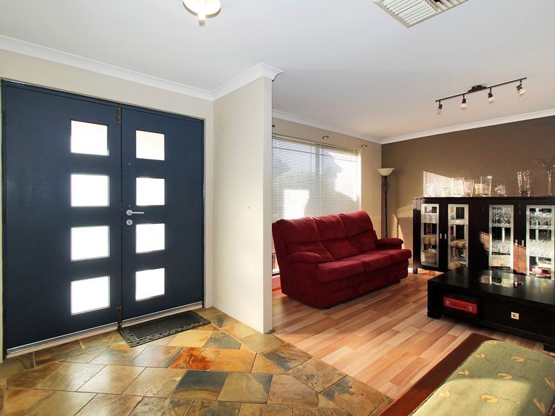 4 Citrine Gardens, Forrestfield WA 6058