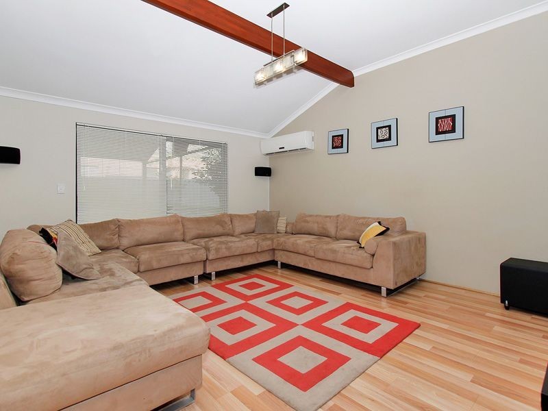 4 Citrine Gardens, Forrestfield WA 6058