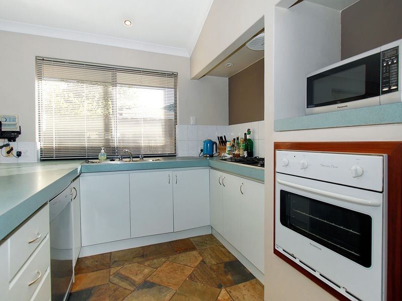 4 Citrine Gardens, Forrestfield WA 6058