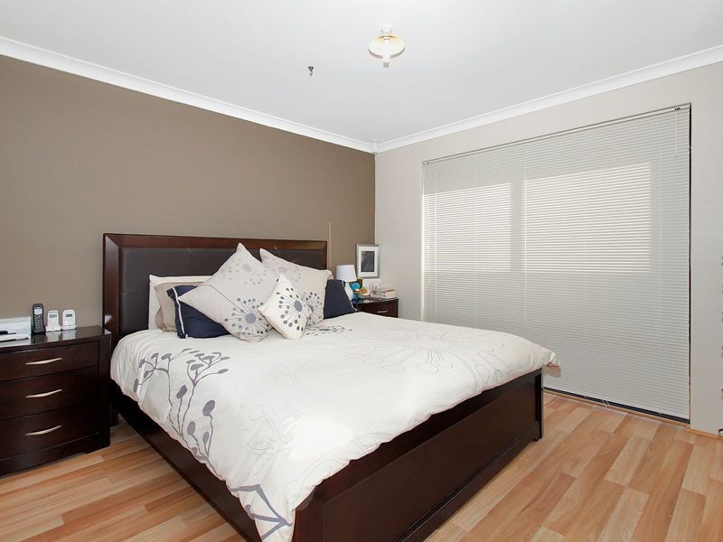 4 Citrine Gardens, Forrestfield WA 6058