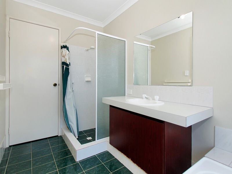 4 Citrine Gardens, Forrestfield WA 6058