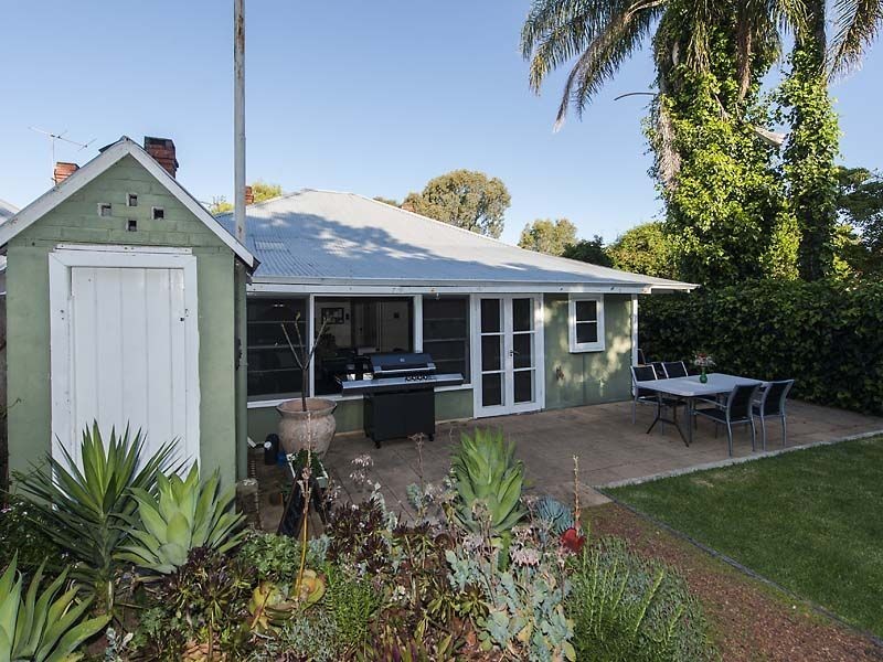 3 Station Street, Guildford WA 6055