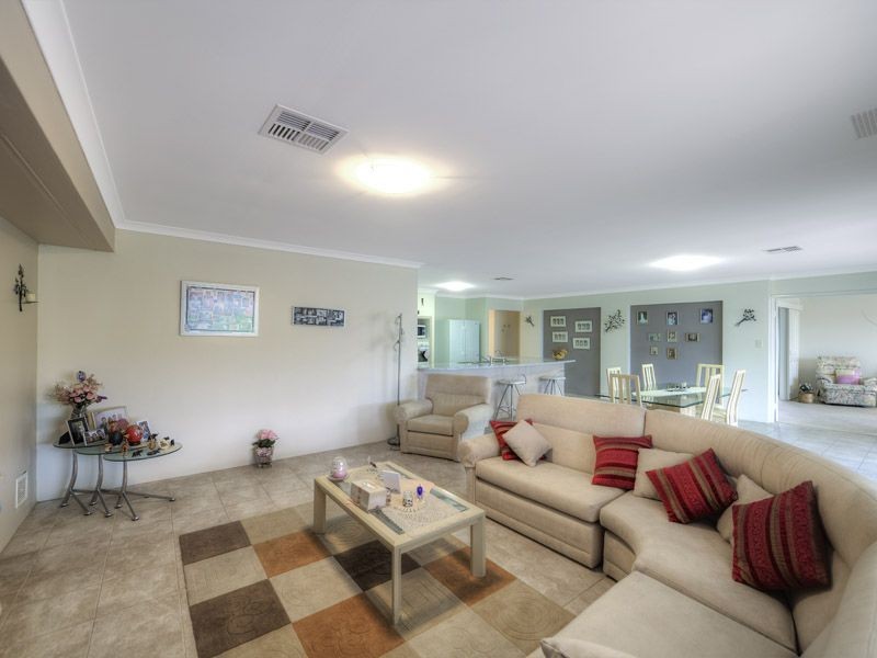 262 Adelaide Street, High Wycombe WA 6057