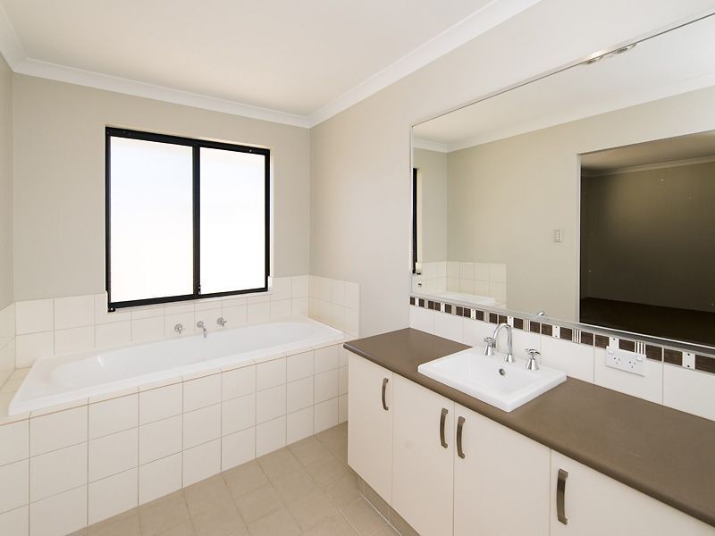 17A Hamilton Road, High Wycombe WA 6057