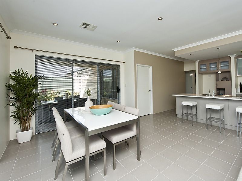 20 Belfry Way, Wattle Grove WA 6107
