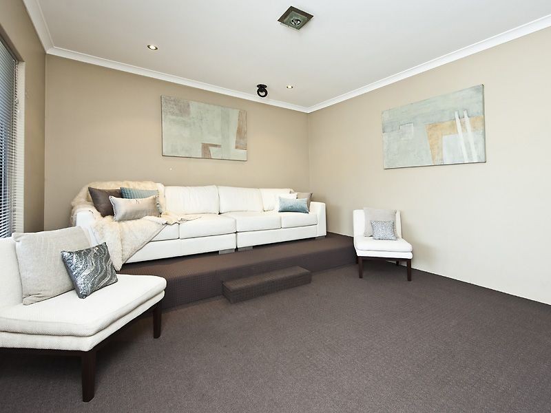 20 Belfry Way, Wattle Grove WA 6107