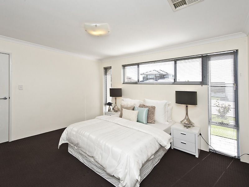 20 Belfry Way, Wattle Grove WA 6107