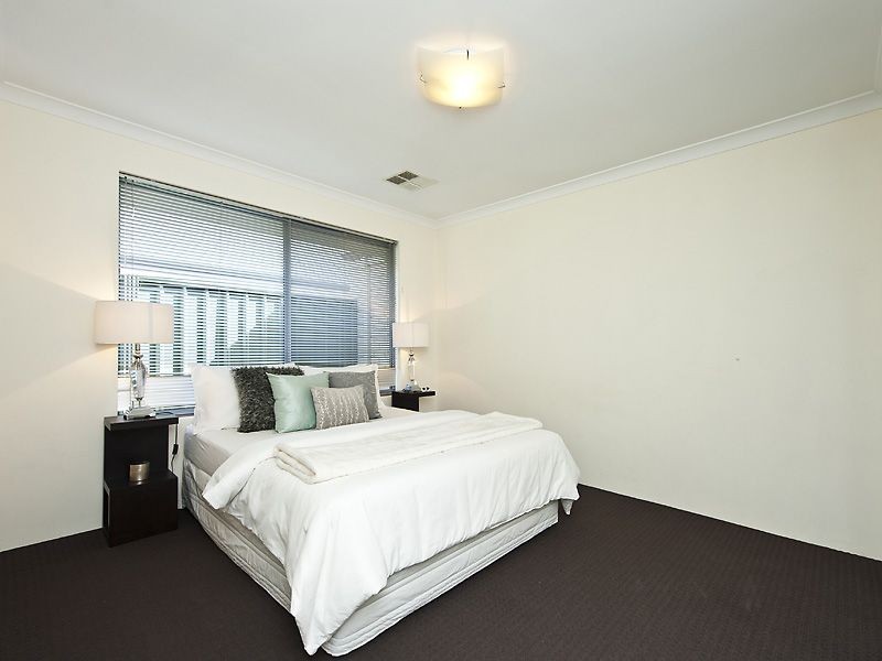 20 Belfry Way, Wattle Grove WA 6107