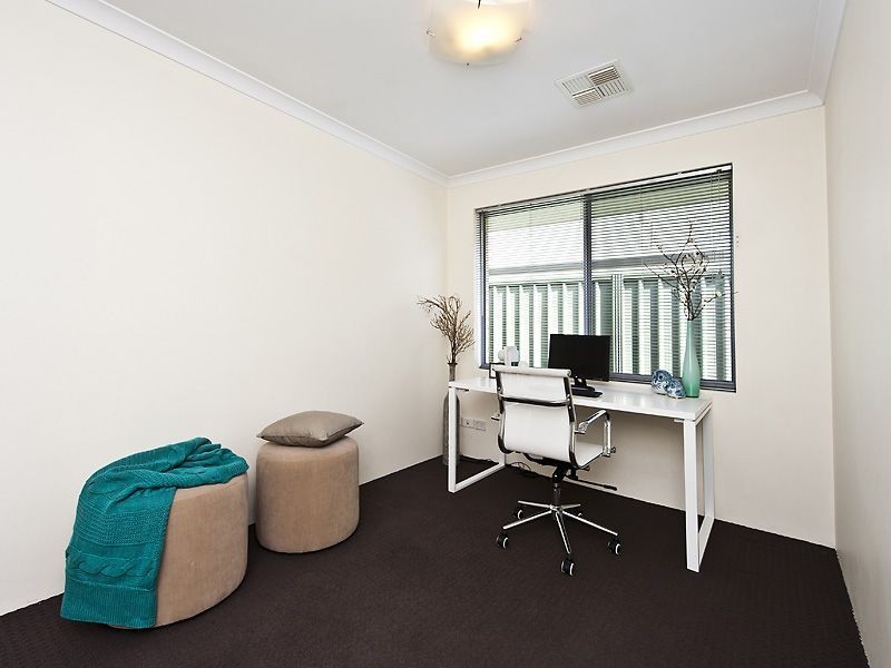 20 Belfry Way, Wattle Grove WA 6107