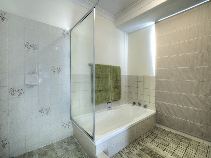 5 Scarp View, Swan View WA 6056