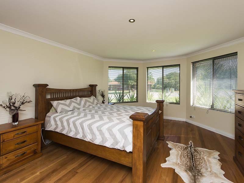 7 Range Court, High Wycombe WA 6057