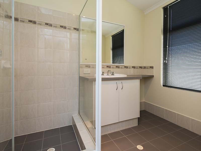 7 Range Court, High Wycombe WA 6057