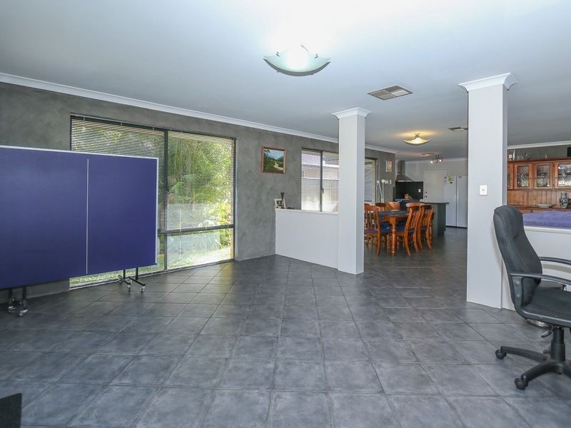 55 Gillings Parade, Wattle Grove WA 6107