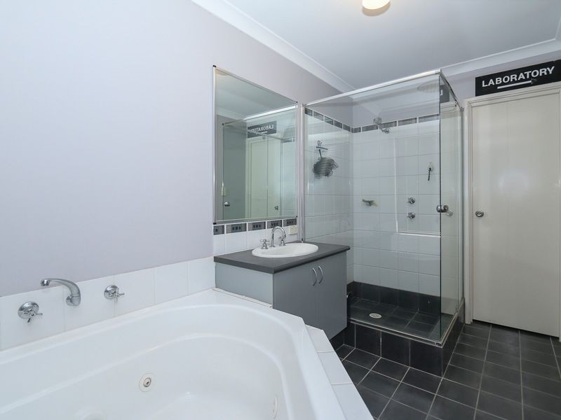55 Gillings Parade, Wattle Grove WA 6107