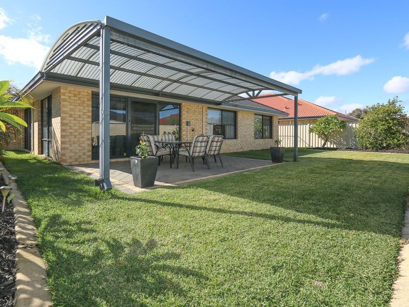 55 Gillings Parade, Wattle Grove WA 6107