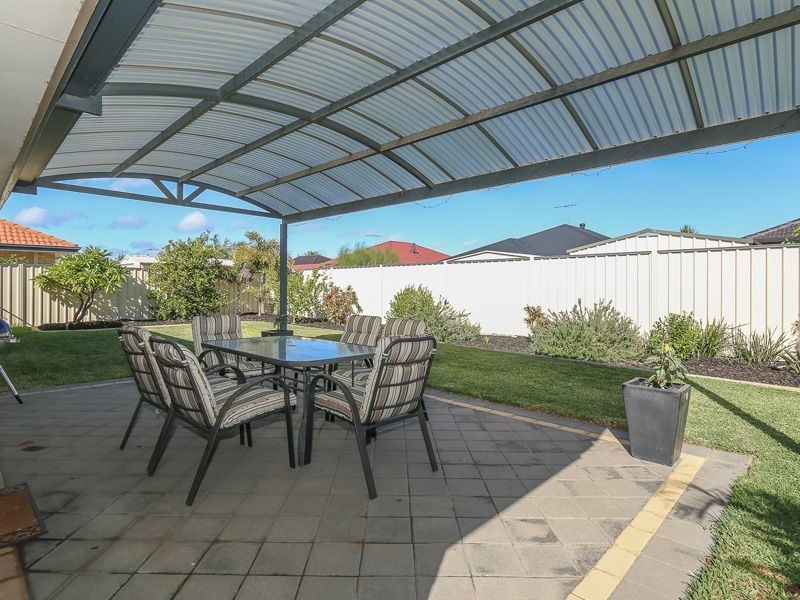 55 Gillings Parade, Wattle Grove WA 6107