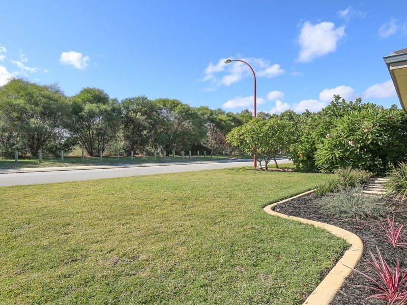 55 Gillings Parade, Wattle Grove WA 6107