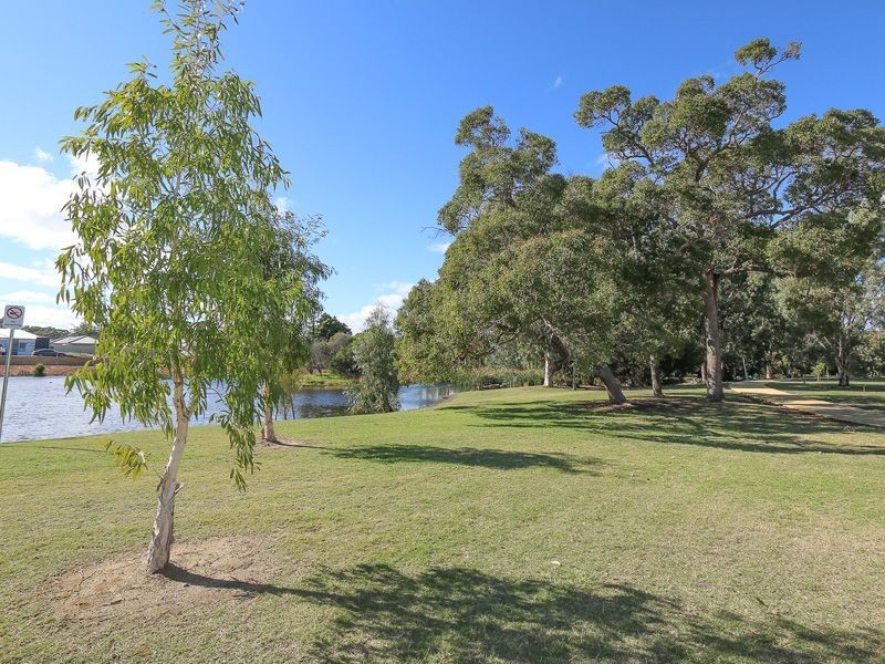 55 Gillings Parade, Wattle Grove WA 6107