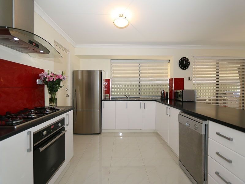 5 Banks Place, High Wycombe WA 6057