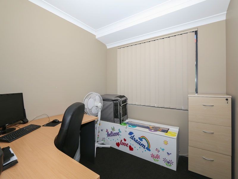 5 Banks Place, High Wycombe WA 6057