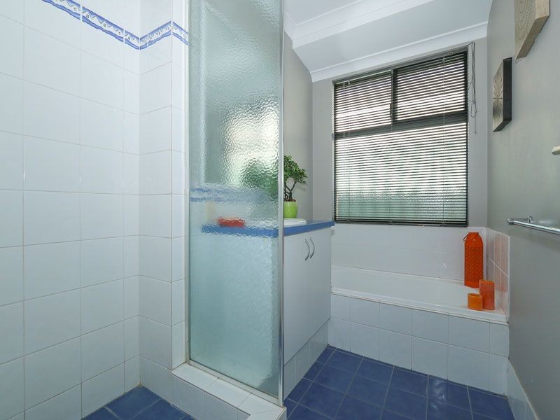 5 Banks Place, High Wycombe WA 6057