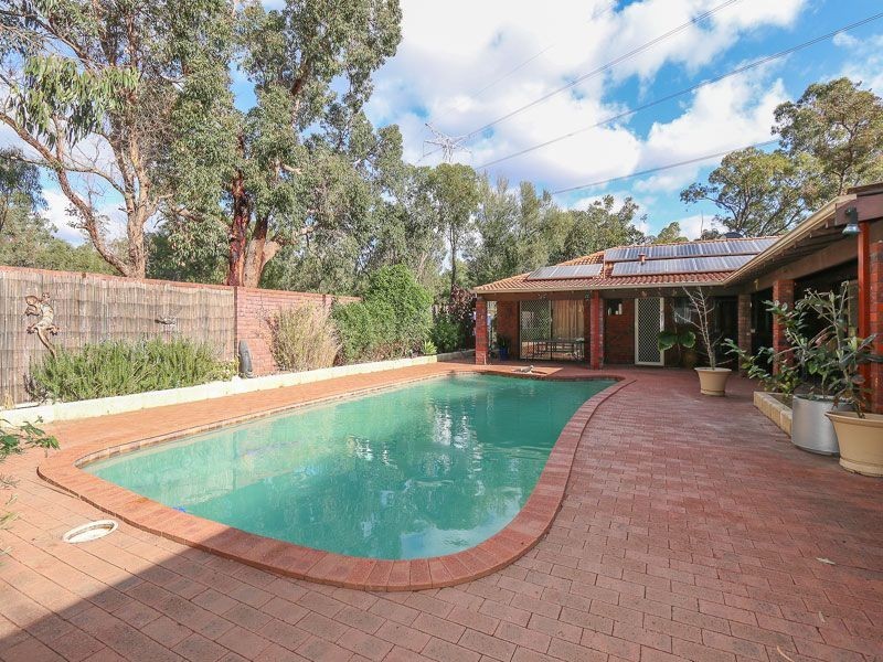 27 Canter Court, Orange Grove WA 6109