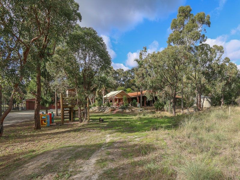 27 Canter Court, Orange Grove WA 6109