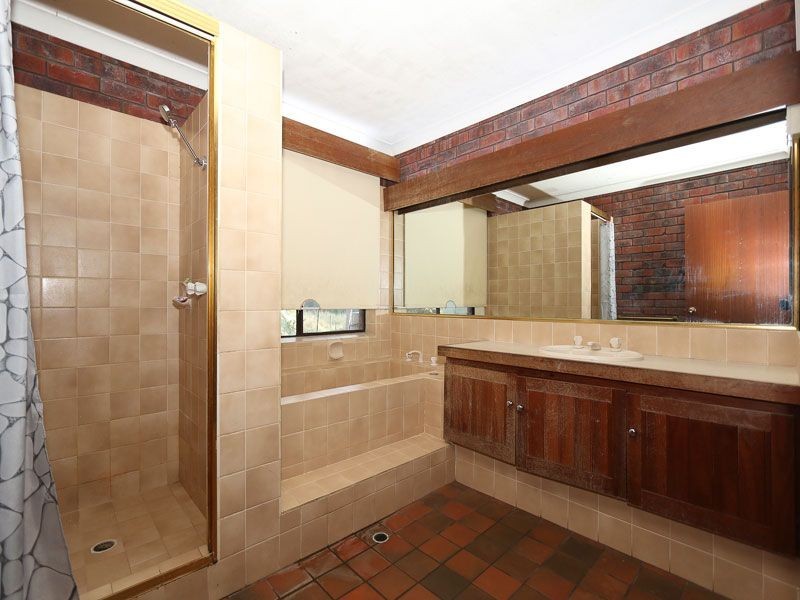 27 Canter Court, Orange Grove WA 6109