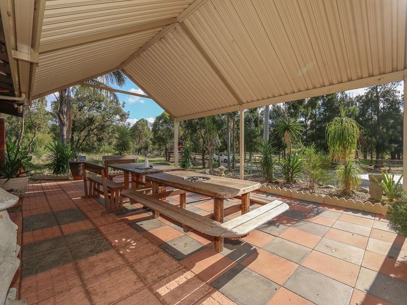 27 Canter Court, Orange Grove WA 6109