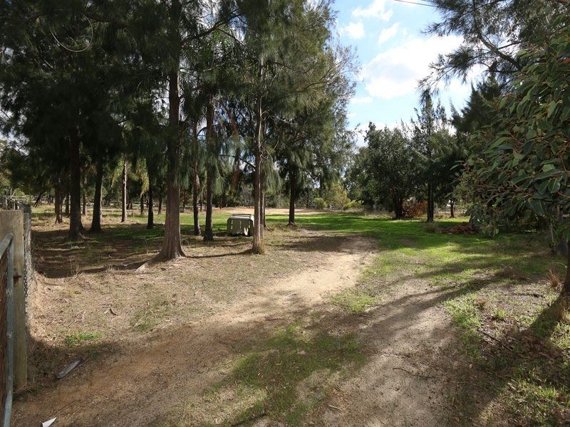 27 Canter Court, Orange Grove WA 6109