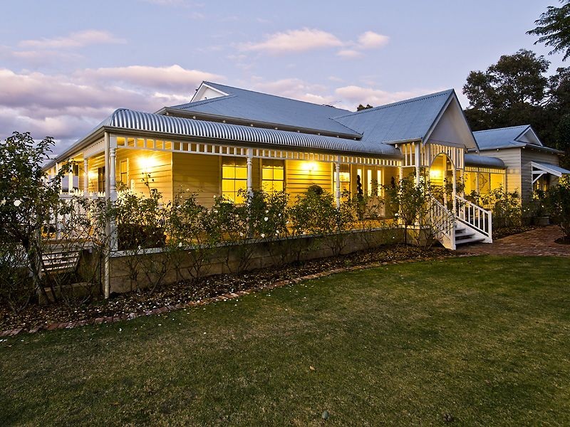 20 Hillview Street, Kalamunda WA 6076