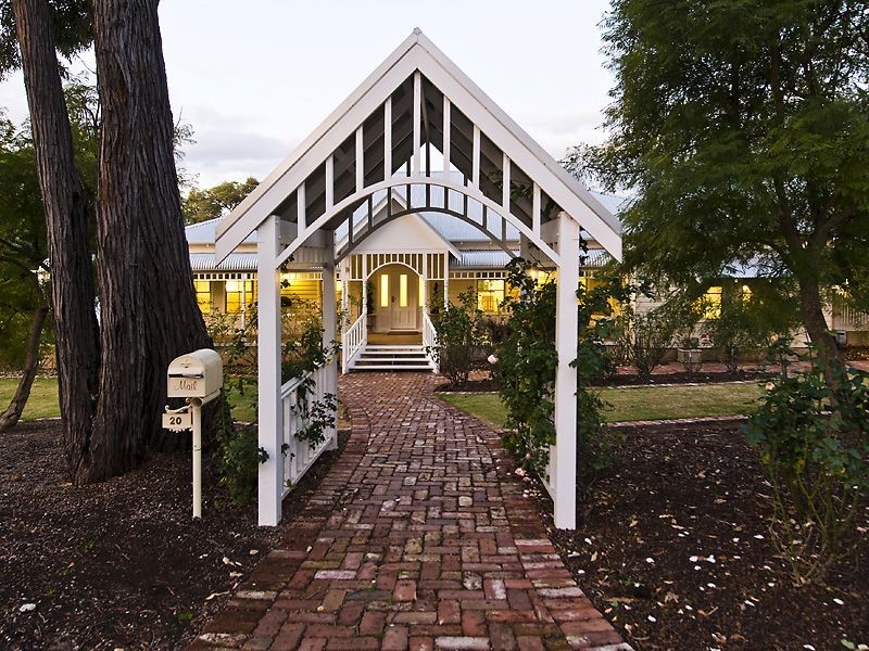 20 Hillview Street, Kalamunda WA 6076