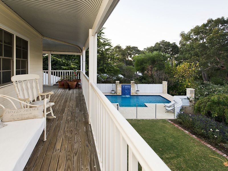 20 Hillview Street, Kalamunda WA 6076