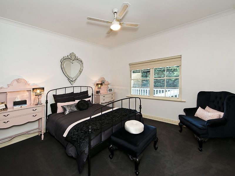 20 Hillview Street, Kalamunda WA 6076