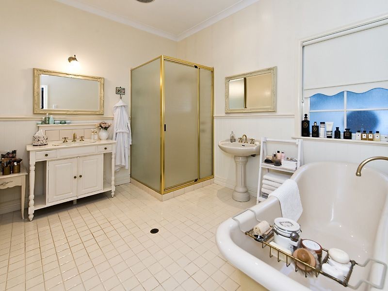 20 Hillview Street, Kalamunda WA 6076