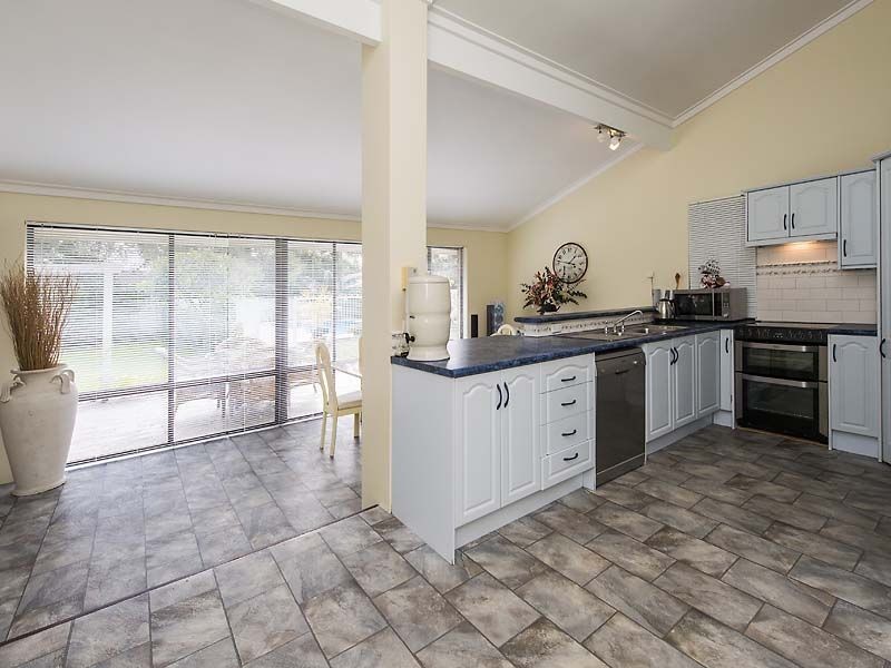 10 Priory Road, Maida Vale WA 6057