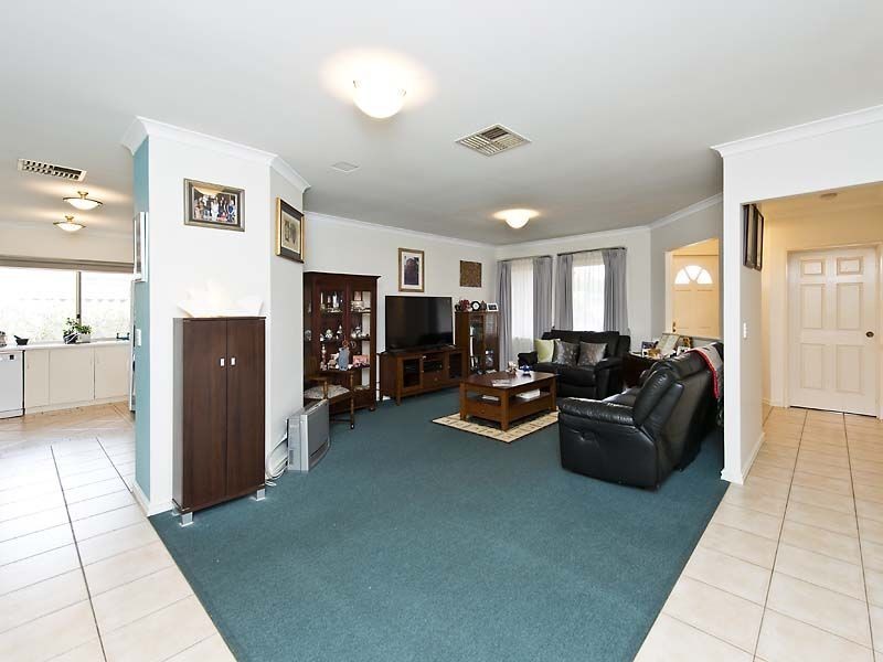 17 Babbler Court, Maida Vale WA 6057